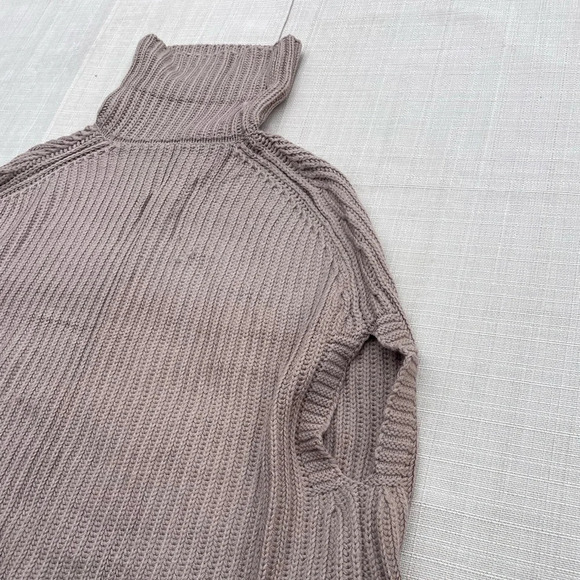 COPY - Women's Main Strip Turtle Neck Poncho Sweater - Sz. M - Picture 3 of 5